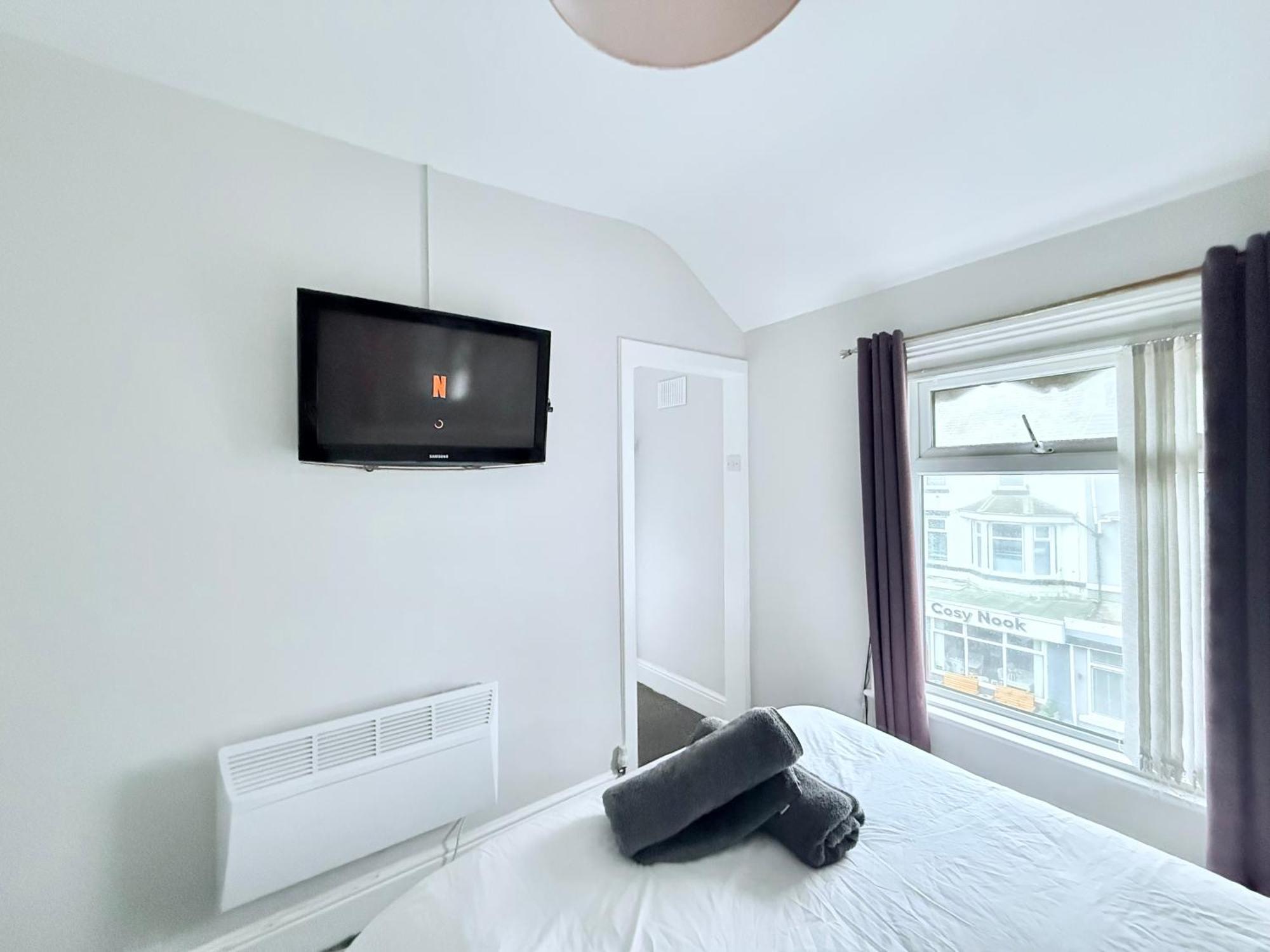 The Gables Hotel By Cherish Lewis Blackpool — Photos 3
